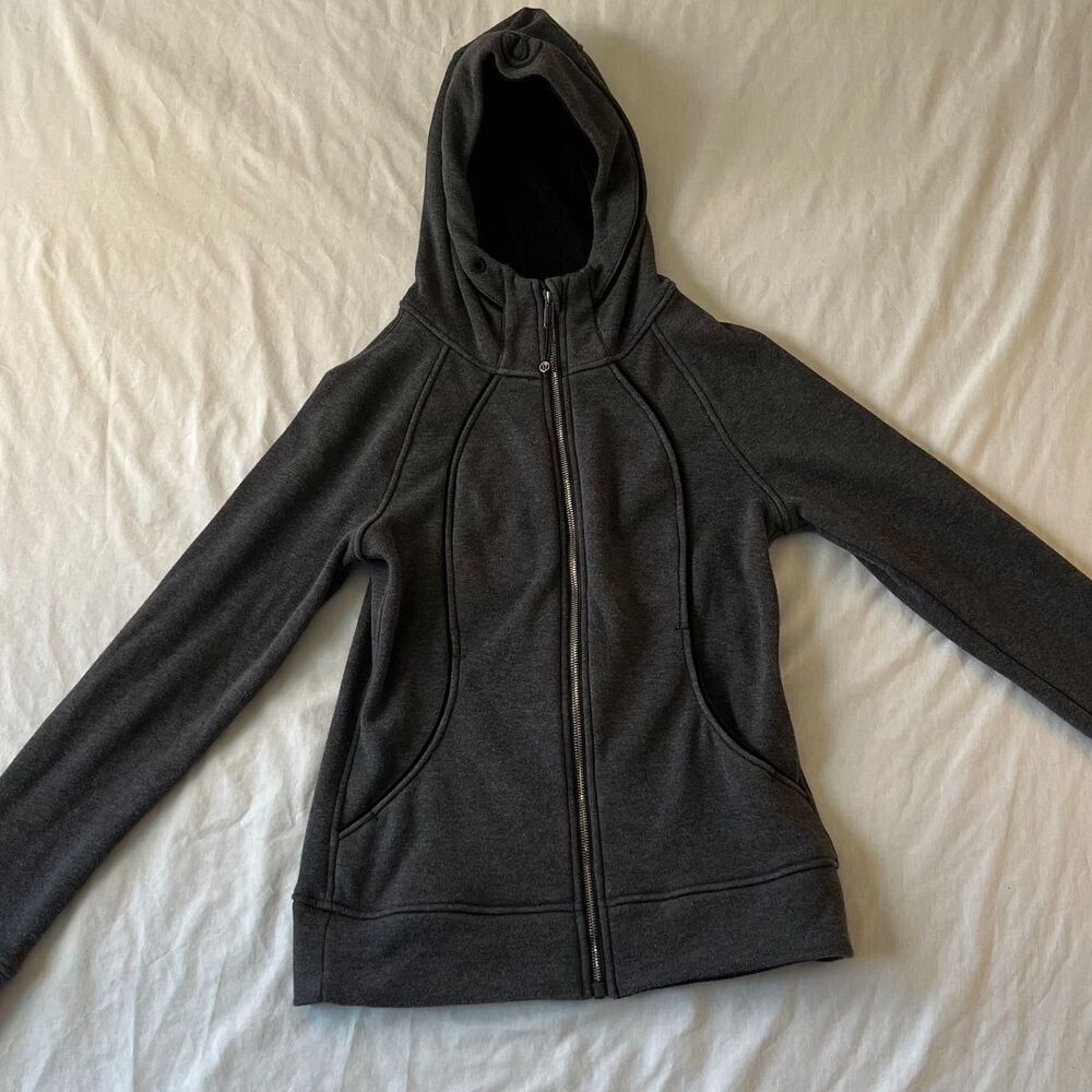 Lululemon Men's Grey Hoodie